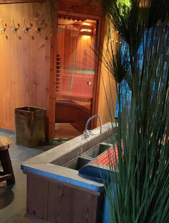 Hotel Recreatiepark Wiringherlant 3*