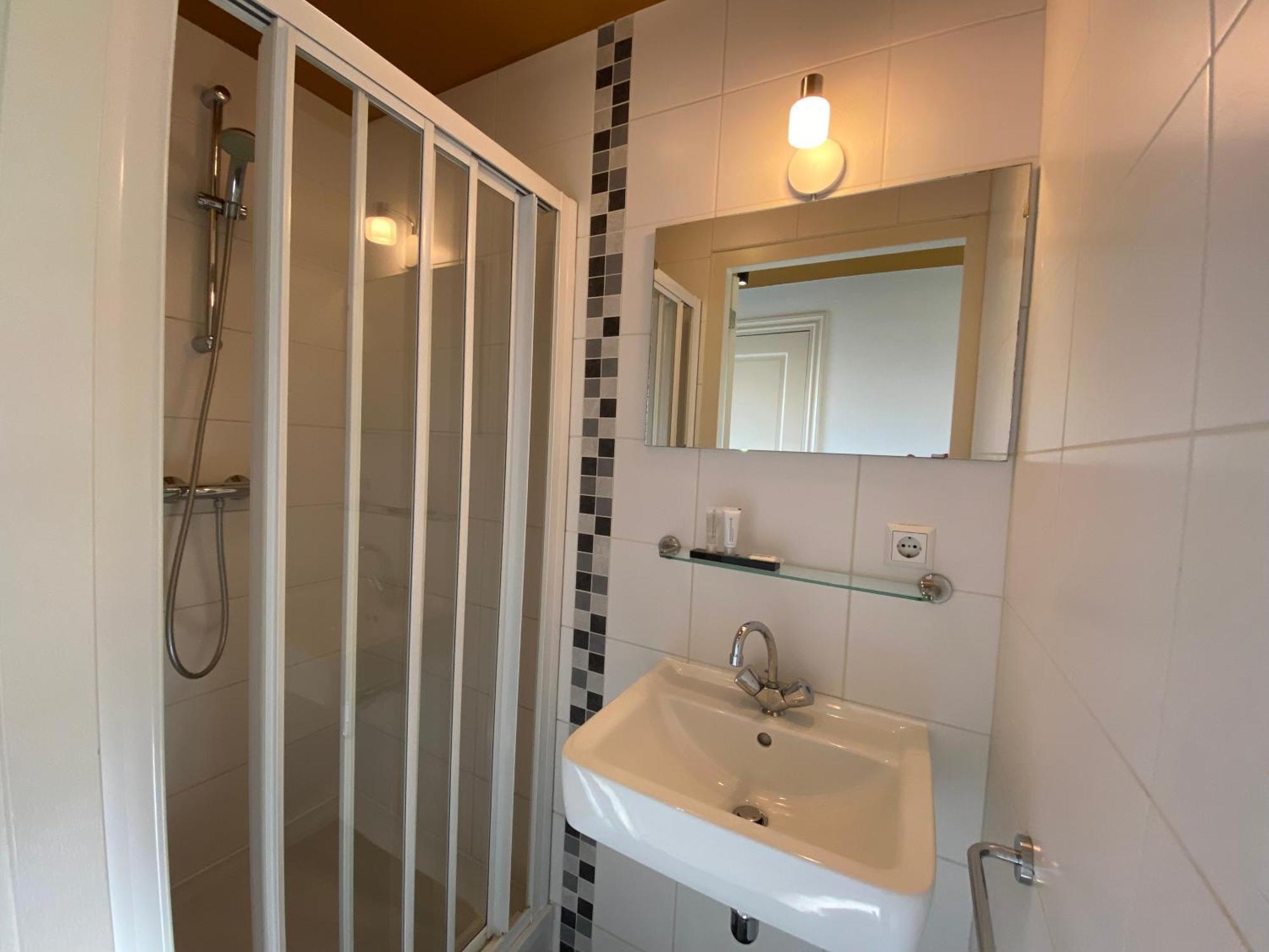 Hotel Recreatiepark Wiringherlant 3*