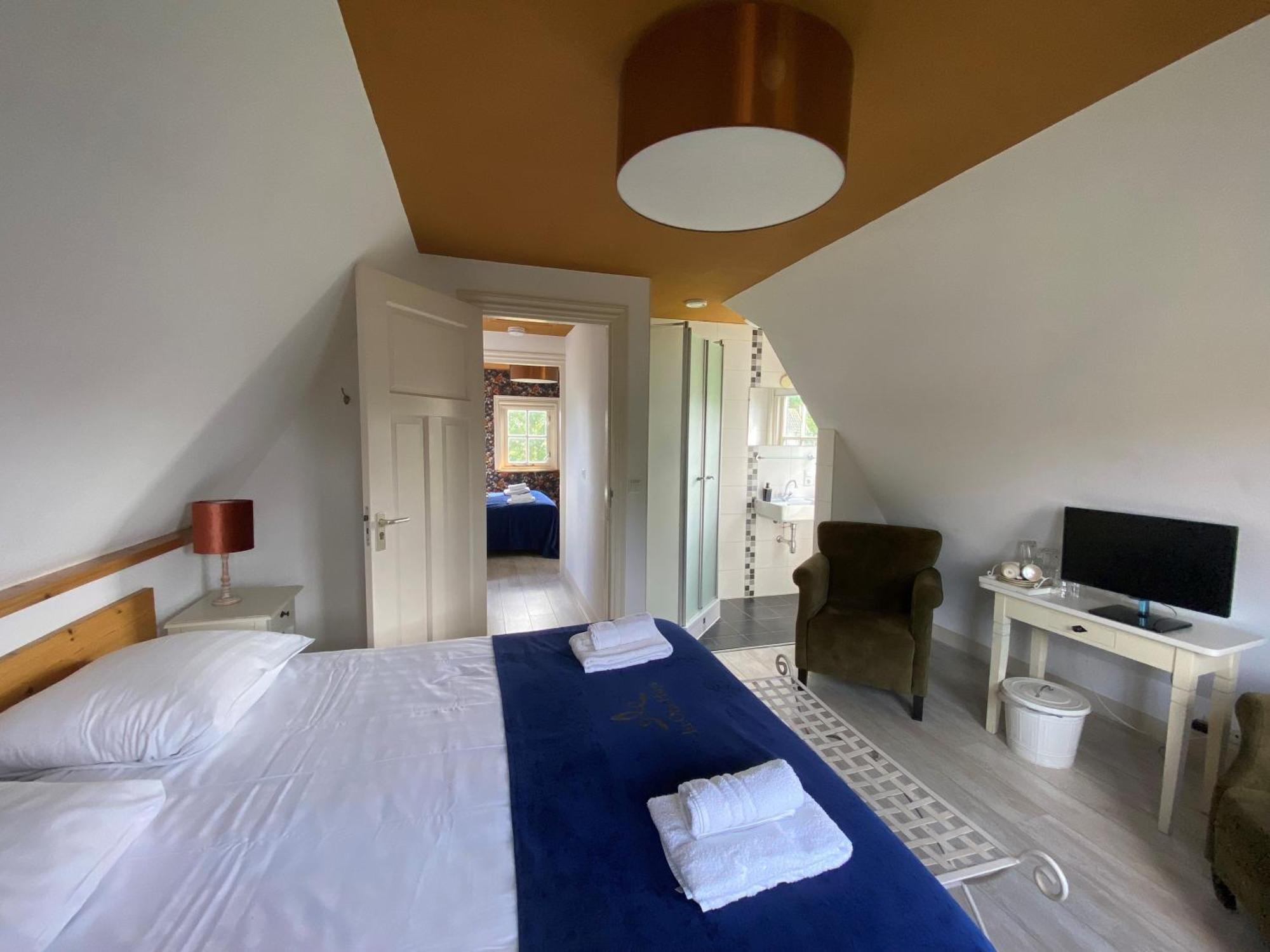 Hotel Recreatiepark Wiringherlant 3*